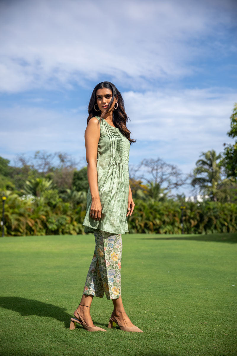 Grassy Green Sleevless Set - Yuvani